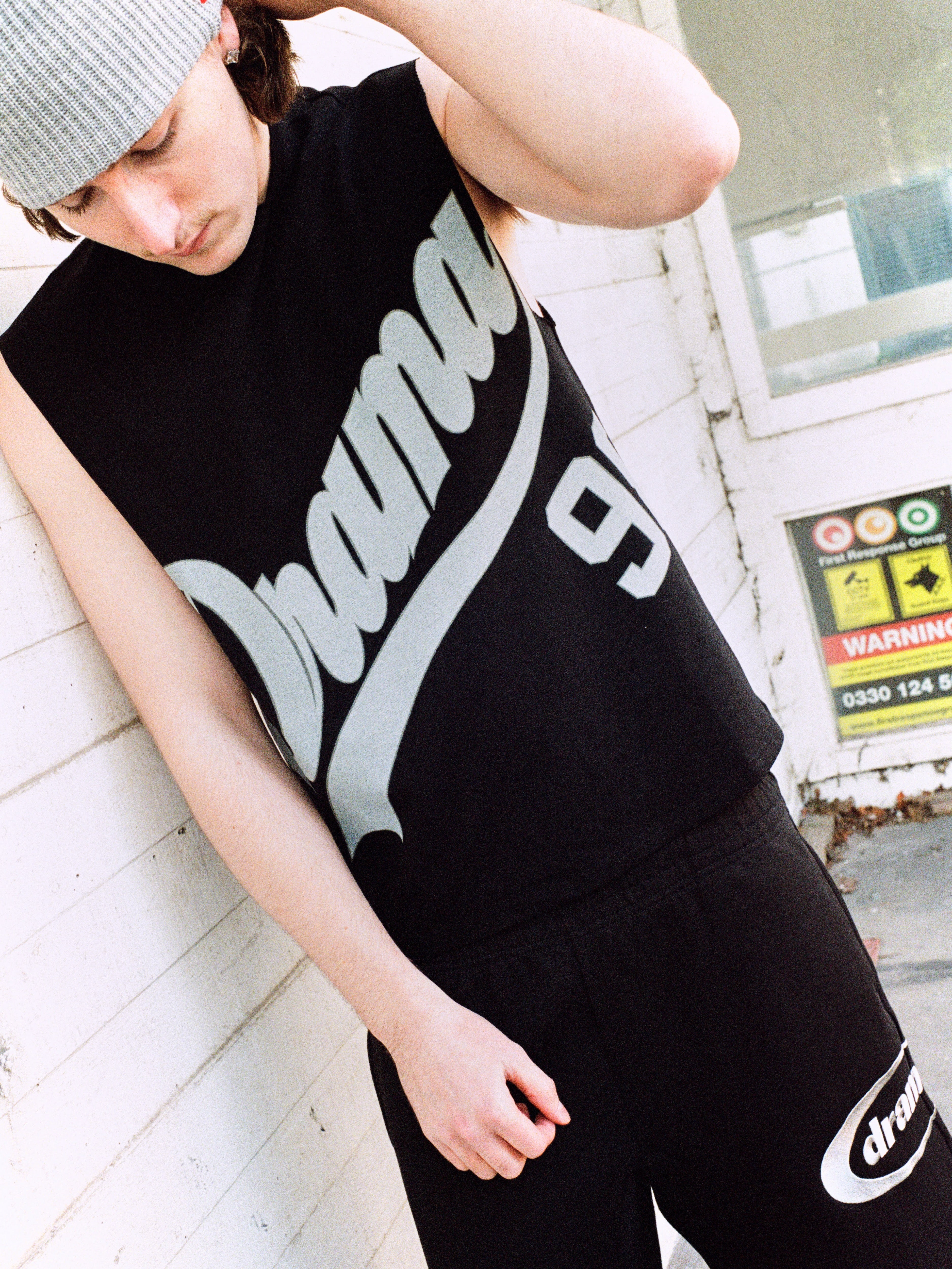 BLACK SCRIPT 98' CUT OFF VEST - Image 3