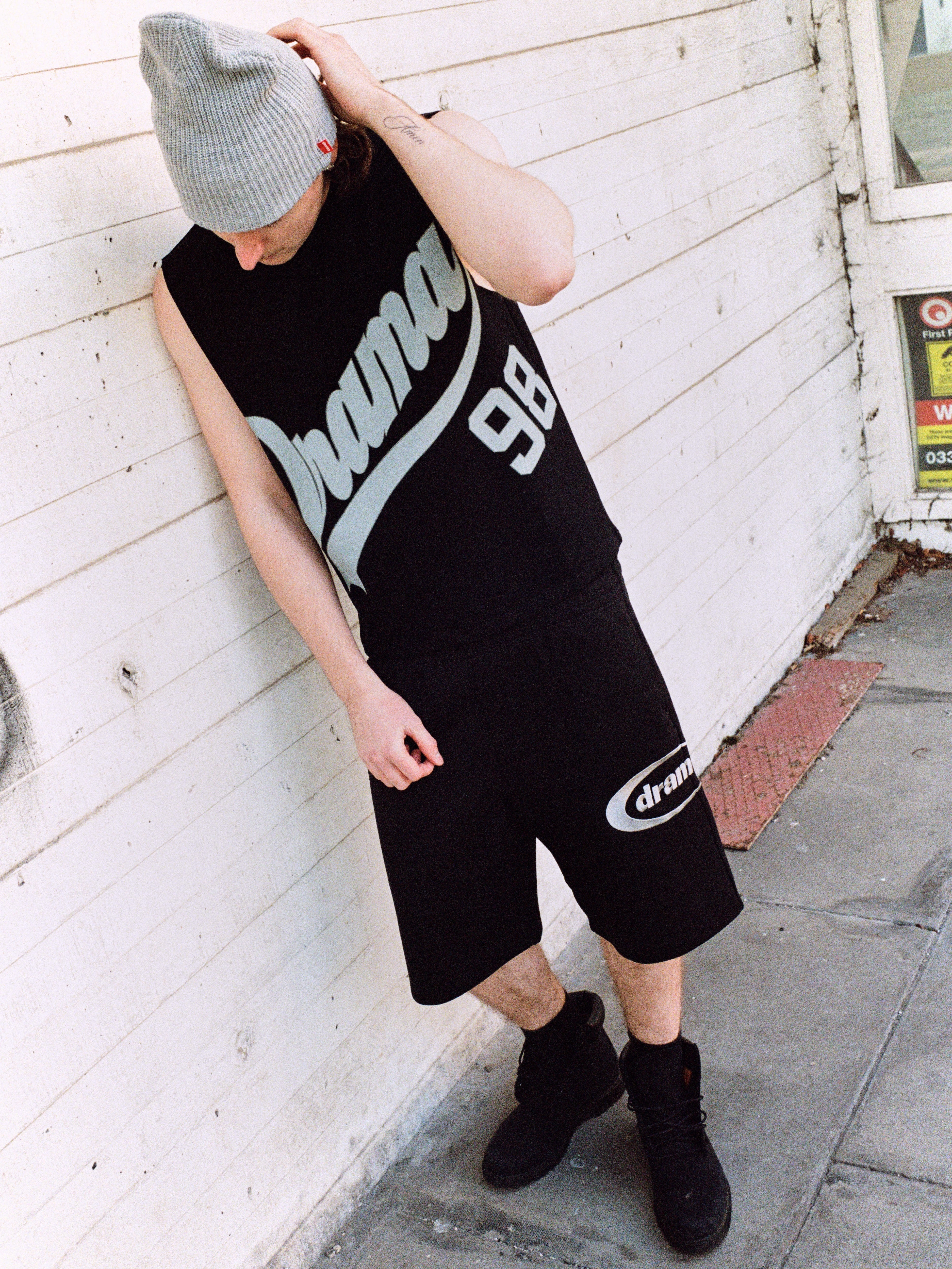 BLACK SCRIPT 98' CUT OFF VEST - Image 4