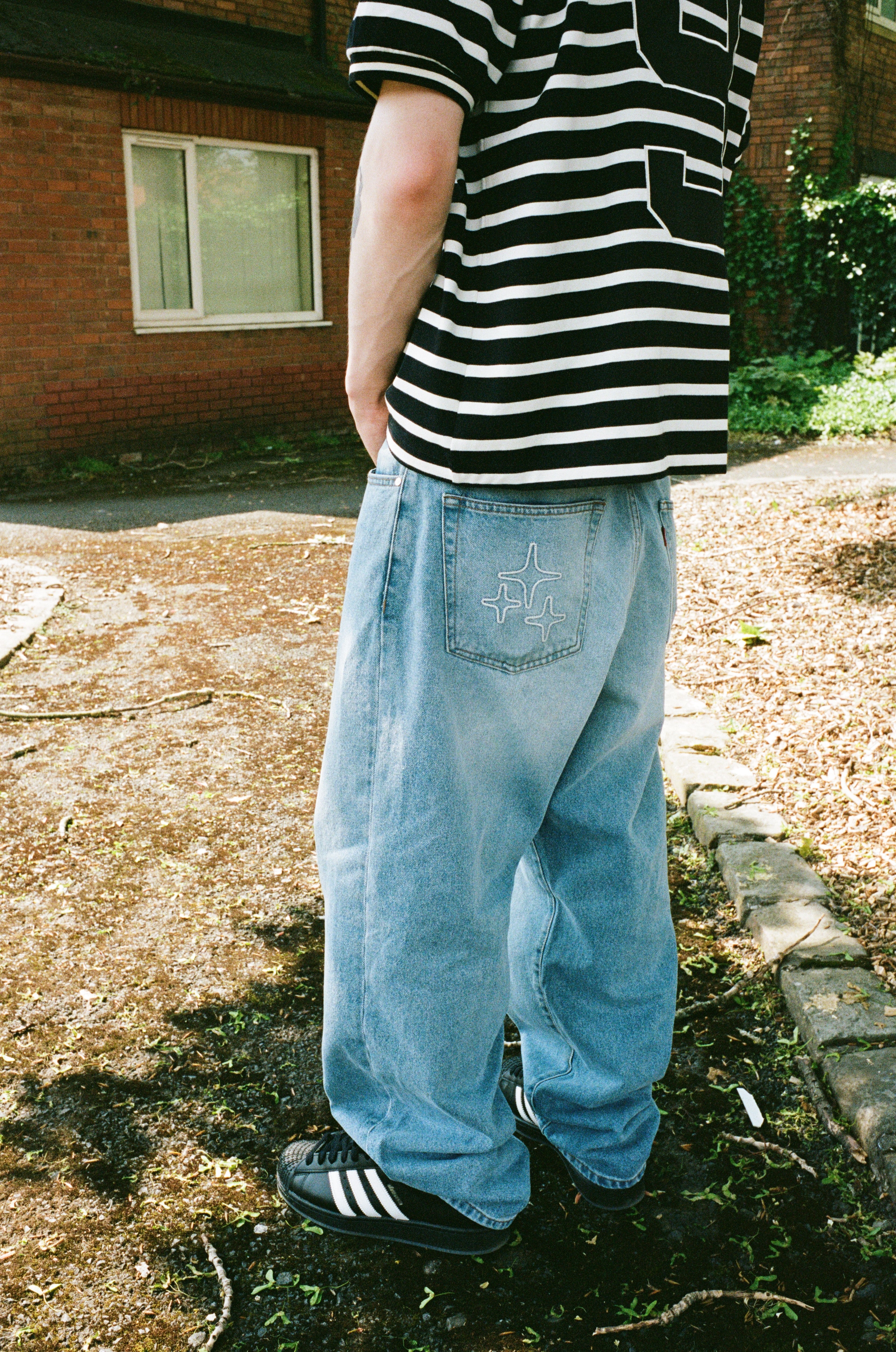 REGULAR DEGULAR LIGHT BLUE WASH DENIM (REGULAR FIT) - Image 3